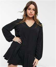 ASOS DESIGN Curve long sleeve v neck mini dress with curved hem in black από το Asos
