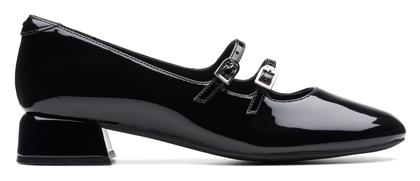 Γόβες από Λουστρίνι με Λουράκι Μαύρες Clarks
