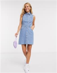 Miss Selfridge sleeveless denim dress in mid wash-Blue από το Asos