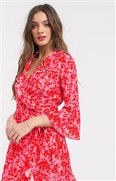 Outrageous Fortune Petite ruffle wrap dress with fluted sleeve in red floral print-Multi από το Asos