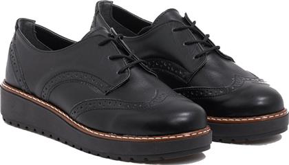 Oxfords δερματίνη με εξώραφα - Μαύρο από το Issue Fashion